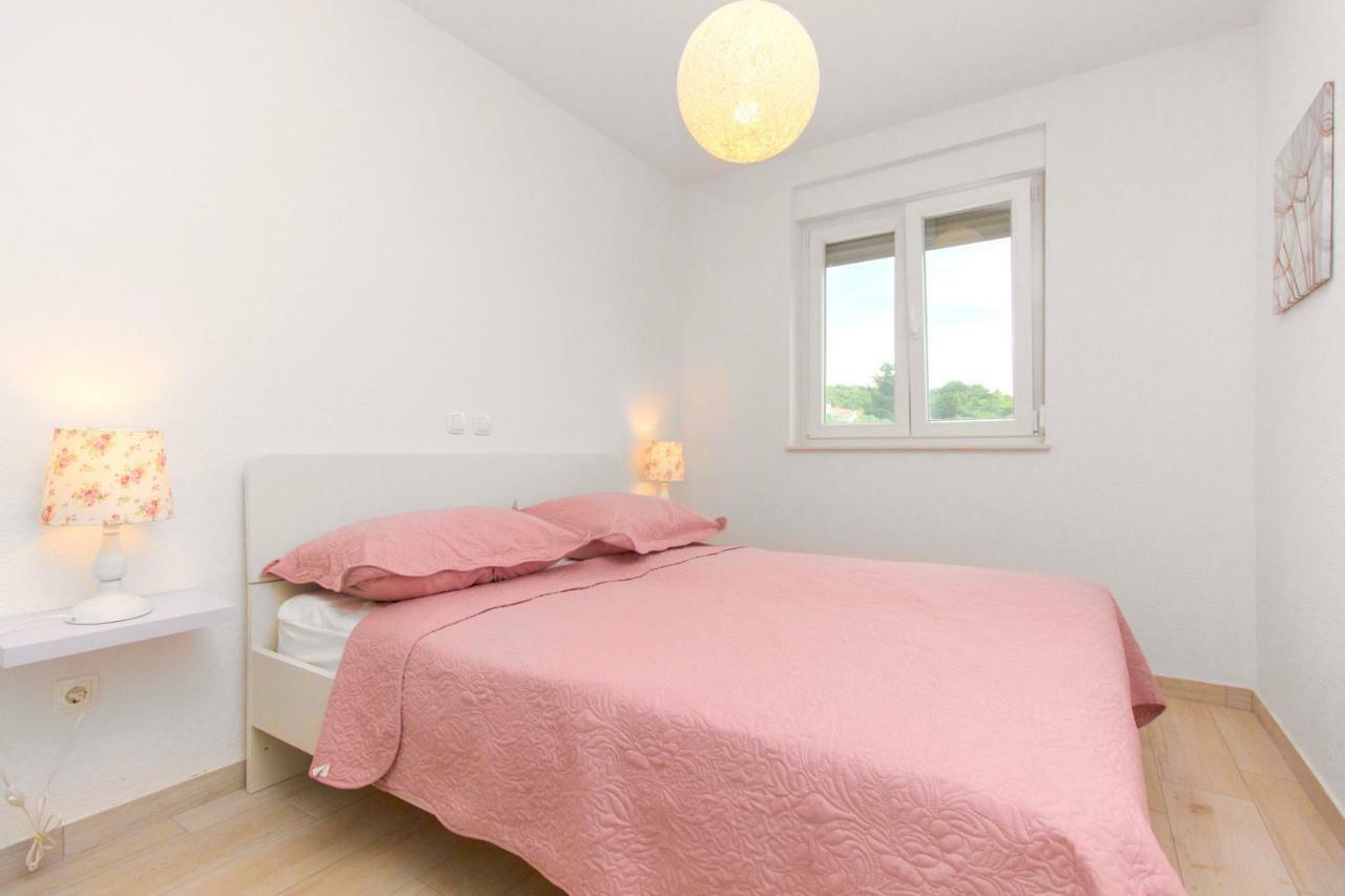 Paradise Brbinj Eksteriør billede