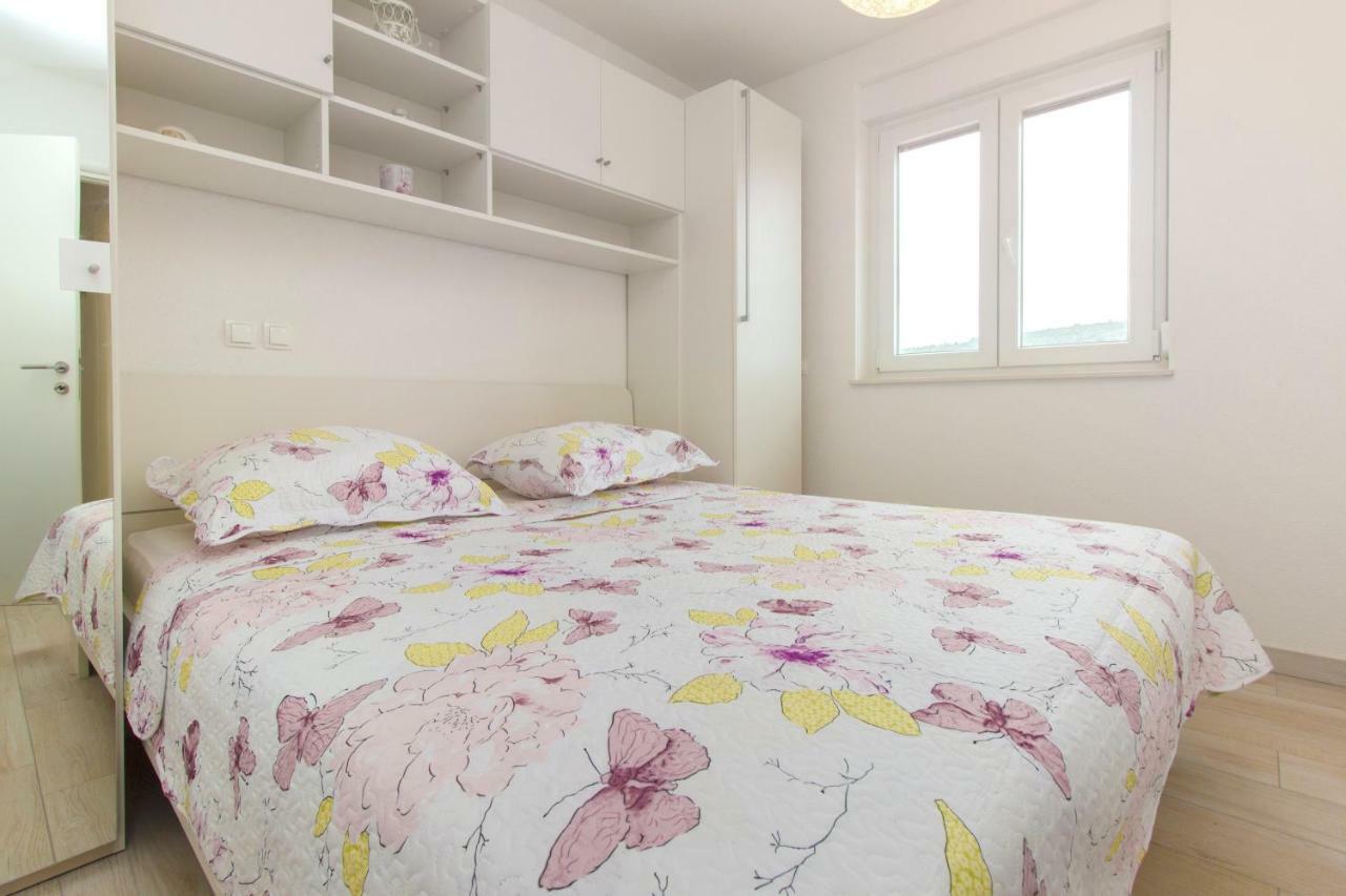 Paradise Brbinj Eksteriør billede